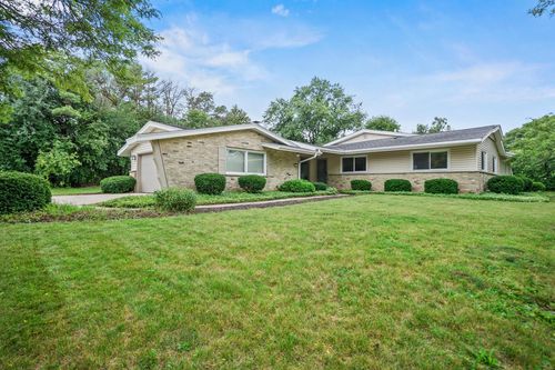 201 W Ellsworth Lane, Bayside, WI, 53217 | Card Image
