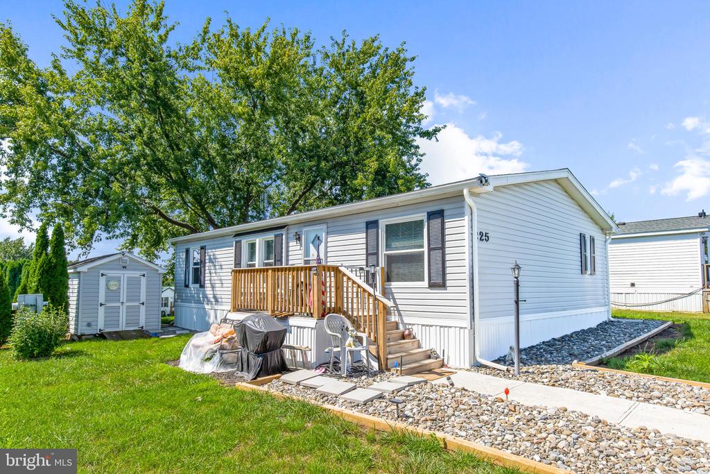 Longwood Ct, Lancaster, PA 17603