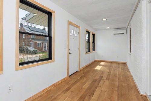 19 Grand Avenue, Nashua, NH, 03060 | Card Image