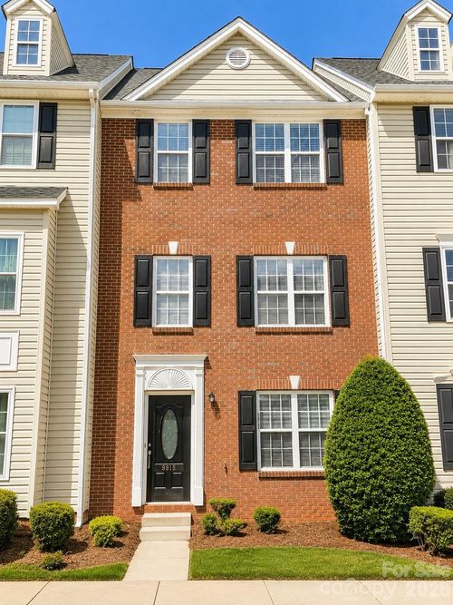 9815 Treeside Ln, Matthews, NC, 28105-7211 | Card Image