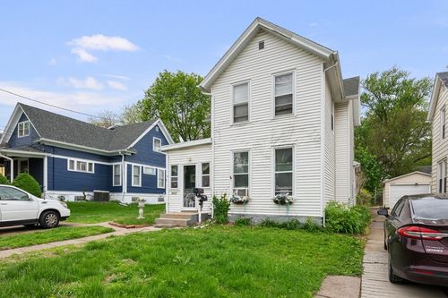 2022 Iowa St, Davenport, IA, 52803-3024 | Card Image