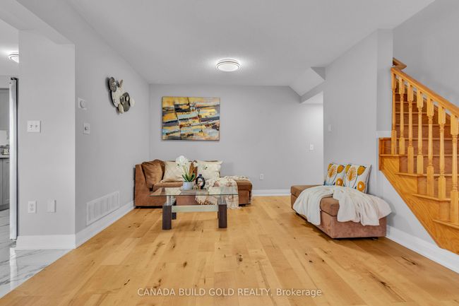 53 Bottomwood St, House attached with 3 bedrooms, 3 bathrooms and 3 parking in Brampton ON | Image 7