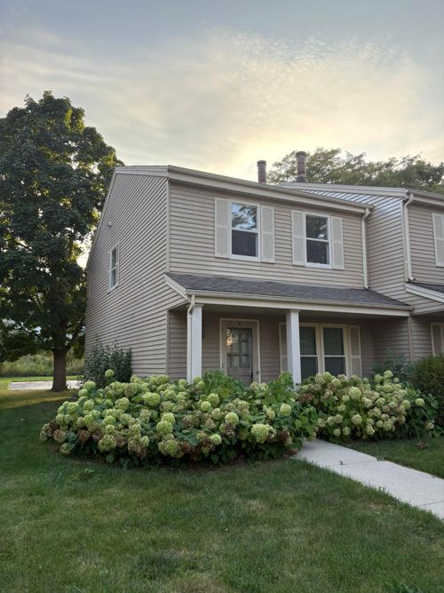 2013 Woodburn Rd, Waukesha, WI, 53188-1542 | Card Image