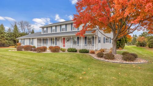 909 Country Club Ln, Fond Du Lac, WI, 54935-9703 | Card Image