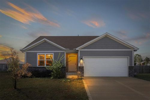 17162 S Pratt St, Gardner, KS, 66030-7847 | Card Image