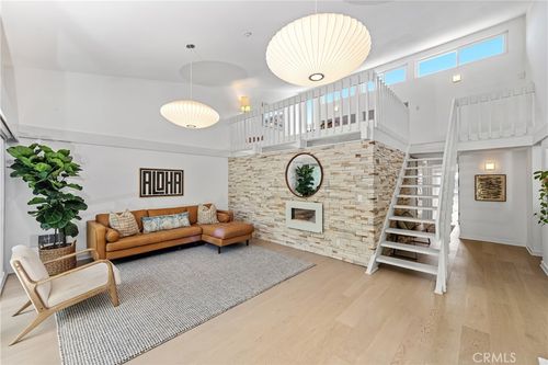 201-830 Camino Real, Redondo Beach, CA, 90277-3311 | Card Image