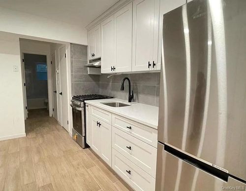 79 Ludlow St, Yonkers, NY, 10705-1924 | Card Image