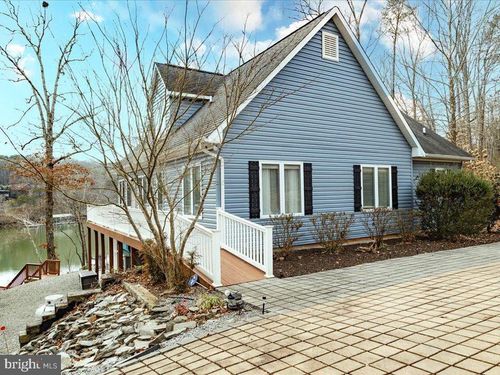 1765 Heron Pointe Dr, Gretna, VA, 24557-1147 | Card Image