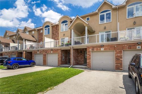 7-1253 Silvan Forest Dr, Burlington, ON, L7M0B7 | Card Image