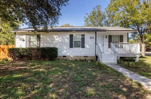 1123 E Sycamore St, Denton, TX, 76205-6270 | Card Image