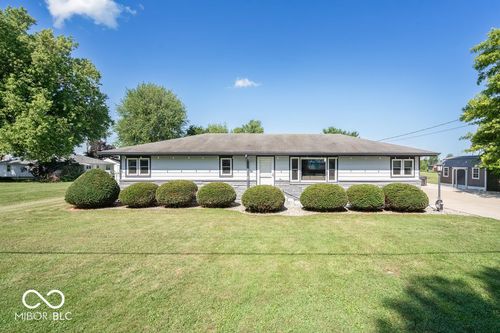 100 N Harmony St, Elwood, IN, 46036-8446 | Card Image
