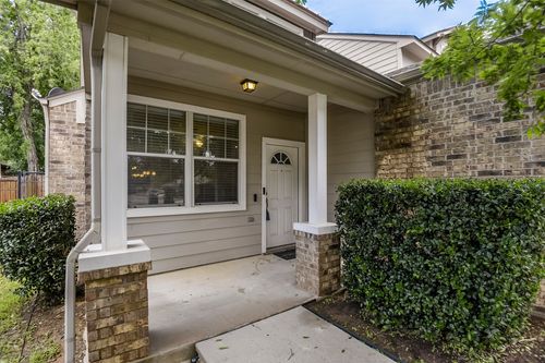 714 N Center St, Arlington, TX, 76011-7149 | Card Image