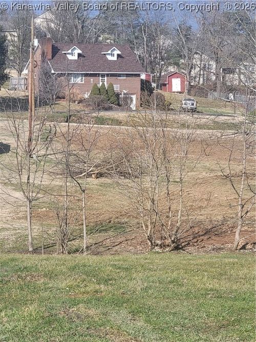 72 Teays Garden Rd, Hurricane, WV, 25526-5525 | Card Image