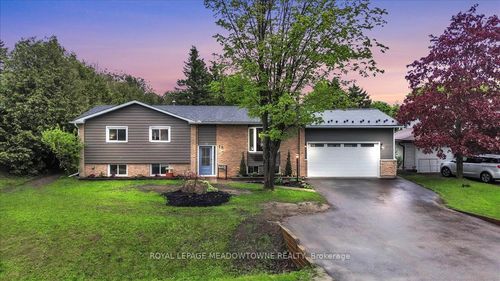 32 Douglas Cres, Hillsburgh, ON, N0B1Z0 | Card Image
