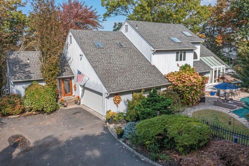 6 Bluffview Ct, Miller Place, NY, 11764-1601 | Card Image