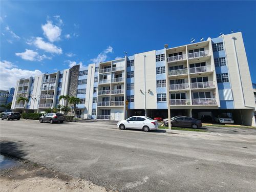 511-3551 Sw 9th Ter, Miami, FL, 33135-4363 | Card Image