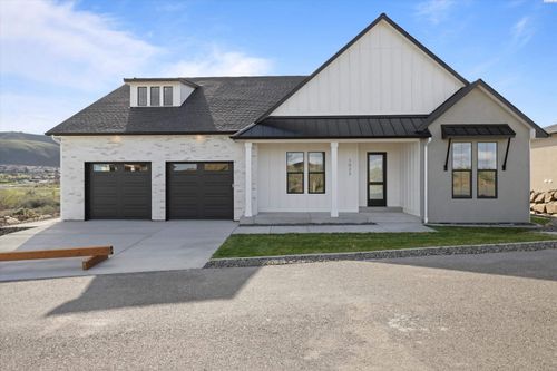 1022 Sagebluff Ln, Richland, WA, 99352-9002 | Card Image