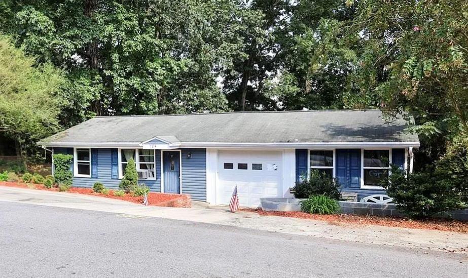 Lake Dr, Snellville, GA 30039
