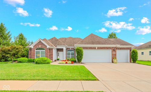 6103 Pelican Ln, Columbus, IN, 47201-8310 | Card Image