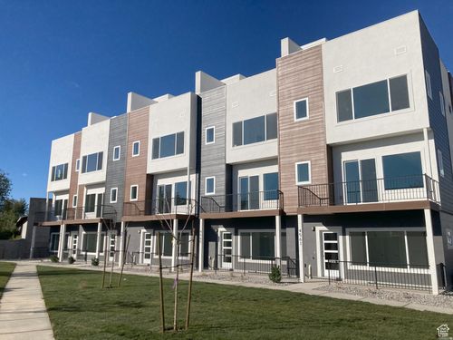 37-4572 W Pleasant Pine Ct, West Valley City, UT, 84120-3039 | Card Image