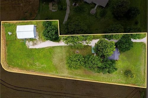 229 22000 Rd, Cherryvale, KS, 67335-8523 | Card Image