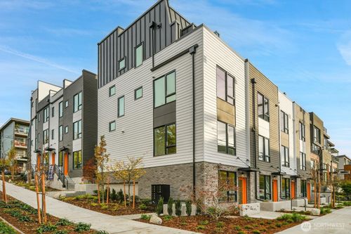 259 E Louisa St, Seattle, WA, 98102-3209 | Card Image