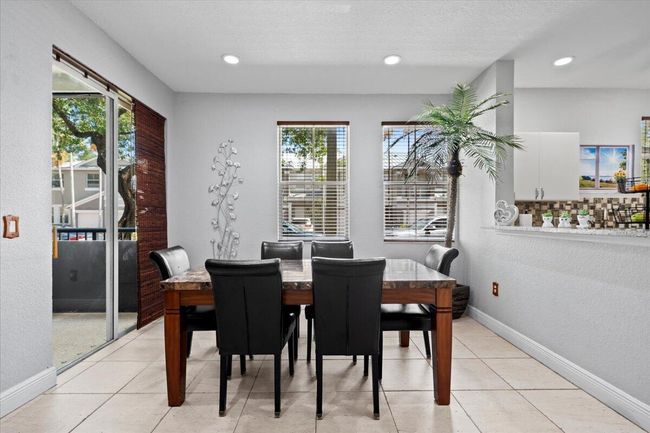 1005 Shoma Dr, Condo with 3 bedrooms, 2 bathrooms and null parking in Royal Palm Beach FL | Image 4