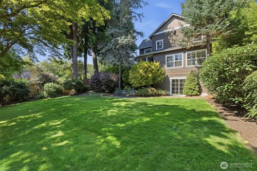 506 Azalea Ave Ne, Bainbridge Island, WA, 98110-2910 | Card Image