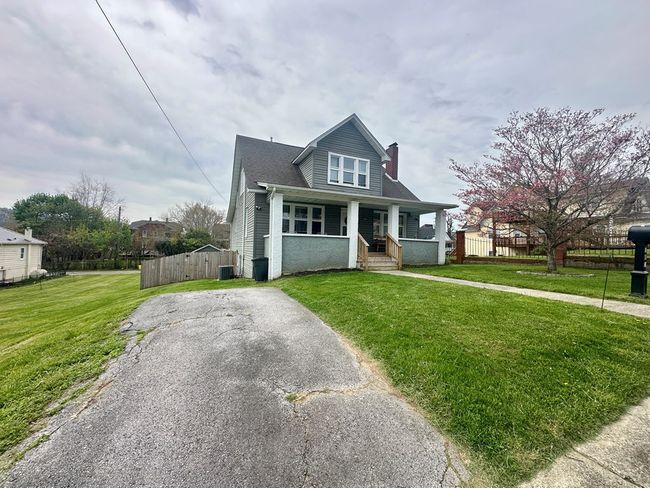 103 E Virginia St, House other with 4 bedrooms, 3 bathrooms and null parking in Galax VA | Image 37