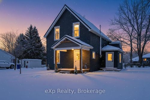 385 Elm St W, Bothwell, ON, N0P1C0 | Card Image