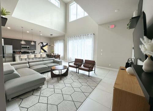 206-7760 Sandy Ridge Dr, Reunion, FL, 34747-6809 | Card Image