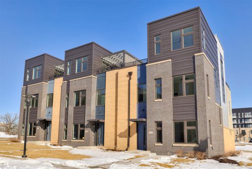 822 E 2nd St, Des Moines, IA, 50309-1892 | Card Image