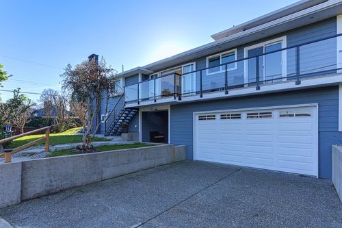 4254 Caddy Rd, North Vancouver, BC, V7G1B7 | Card Image
