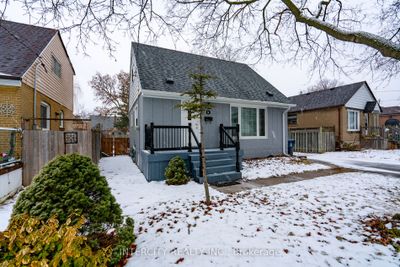 34 Grierson Rd, House other with 2 bedrooms, 2 bathrooms and 5 parking in Etobicoke ON | Image 3