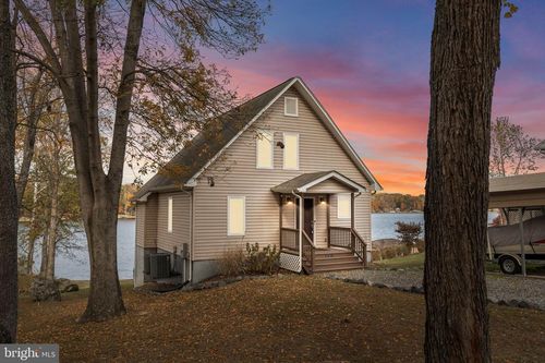 1250 S Lakeshore Dr, LOUISA, VA, 23093-5737 | Card Image