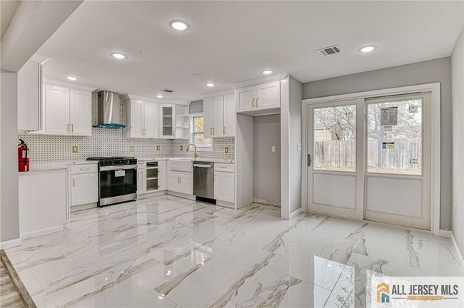 537 Lorraine Ave, House other with 4 bedrooms, 3 bathrooms and null parking in Middlesex NJ | Image 12