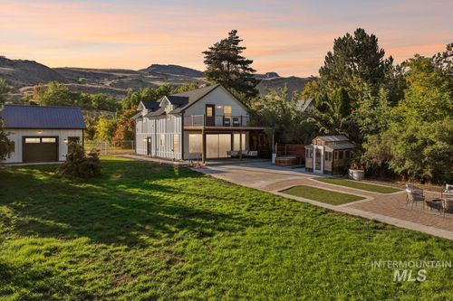 3850 N Plaza Rd, Emmett, ID, 83617-9534 | Card Image