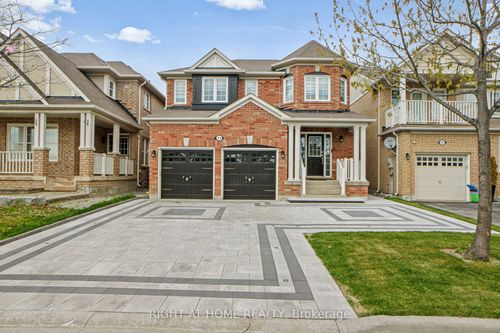 64 Williamson Family Hollow, Newmarket, ON, L3X3K2 | Card Image