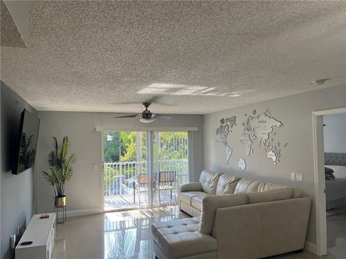207-5051 Wiles Rd, Coconut Creek, FL, 33073-4215 | Card Image