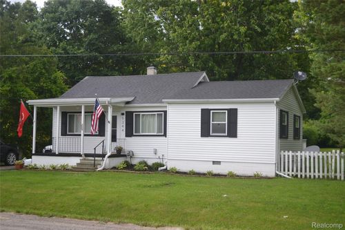 5244 Oleksyn Rd, Flint, MI, 48504-1000 | Card Image
