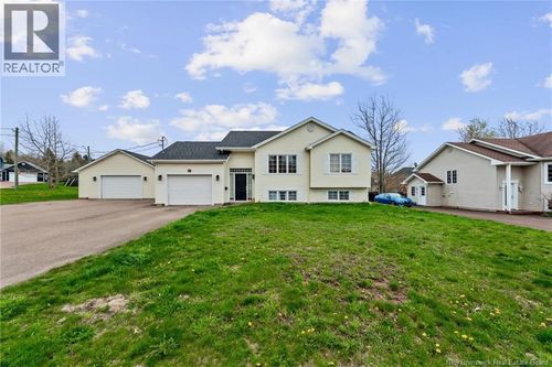 159 Theriault St, Dieppe, NB, E1A8B1 | Card Image
