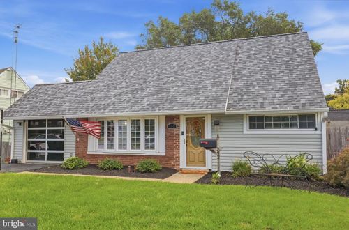292 Indian Creek Dr, LEVITTOWN, PA, 19057-2702 | Card Image