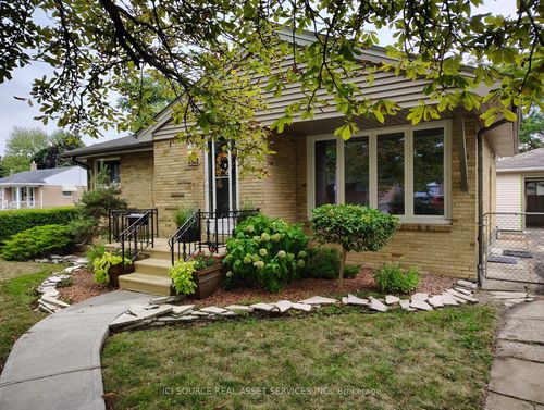 8581 Jerome St, Windsor, ON, N8S1W8 | Card Image