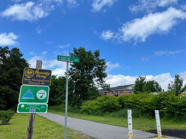 APT-13 - 11 Railroad Ave, Condo with 2 bedrooms, 1 bathrooms and null parking in Derry NH | Image 29