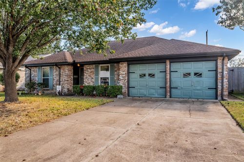 326 Una Dr, Deer Park, TX, 77536-3557 | Card Image