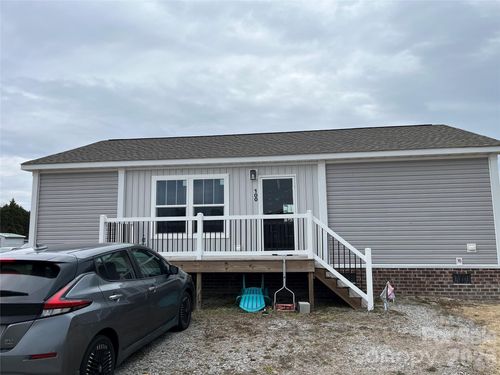 100 Amber Ct, Whitakers, NC, 27891-8525 | Card Image