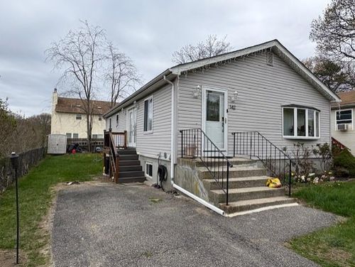 142 N 27th St, Wyandanch, NY, 11798-2007 | Card Image
