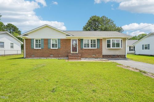 102 Pine St, Dunn, NC, 28334-8442 | Card Image