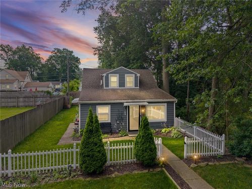 169 Lear Rd, Avon Lake, OH, 44012-1904 | Card Image