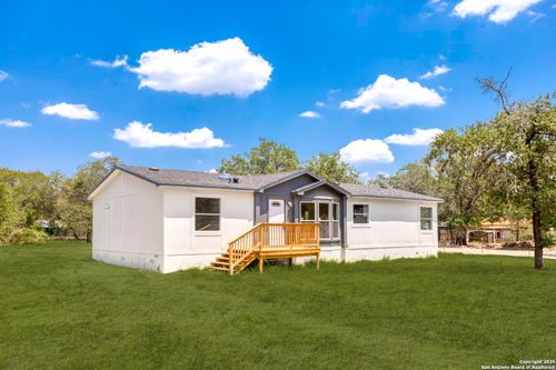 200 Lolita Dr, Lytle, TX, 78052-3944 | Card Image